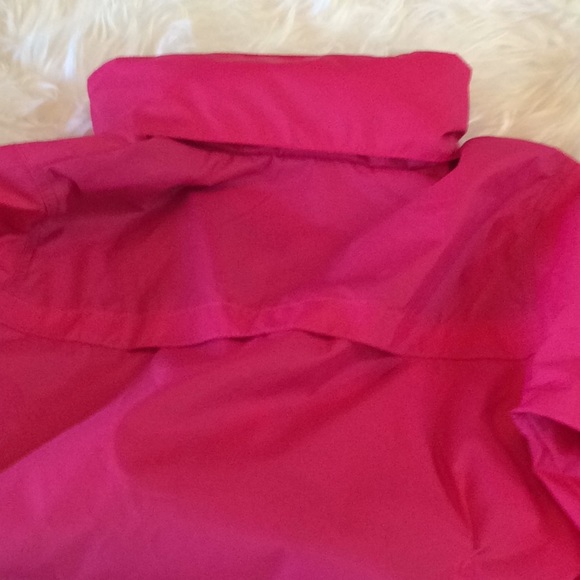 Columbia bright pink windbreaker w/ packable hood - Picture 11 of 12